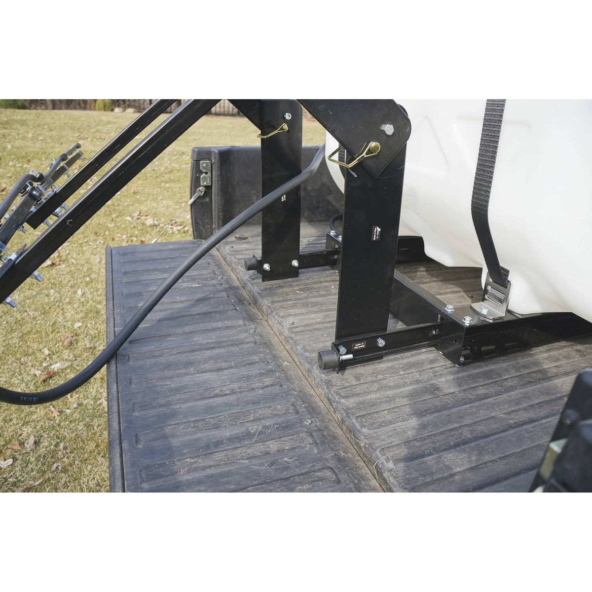 40-Gallon 2.2 GPM Spot and Broadcast Sprayer L821