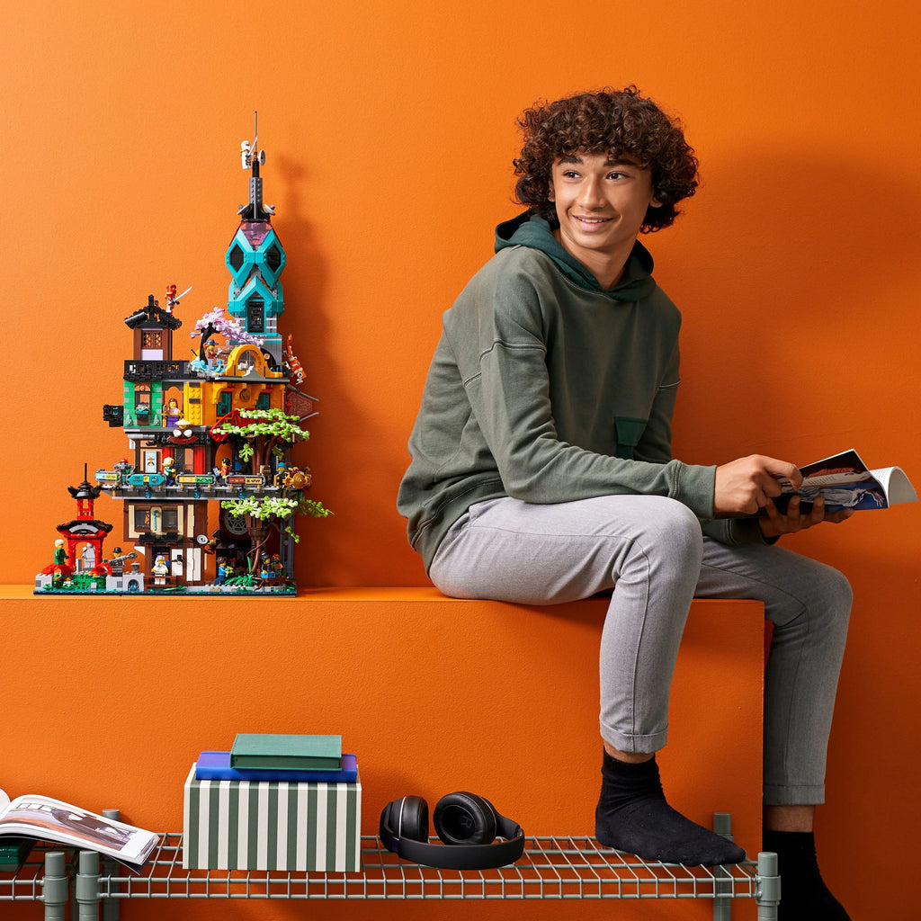 Building Toy with 19 Minifigures 5,685 Pieces Y835