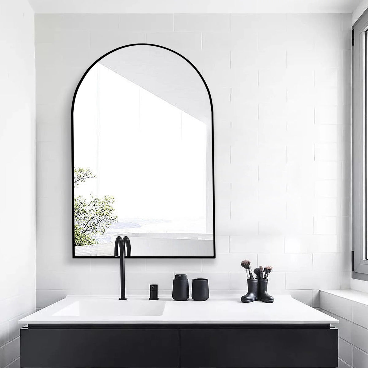 Wall Mounted Mirror, 20 x 30 Arch Gold M16241