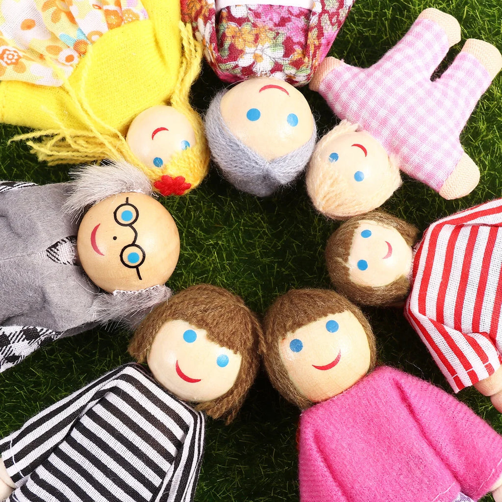 Wooden Dolls Playset Set of 7 People F486